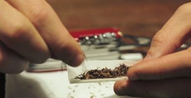 cómo saber si mi hijo fuma porros.